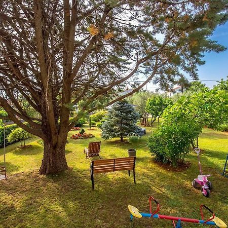 Garden Paradise App Sveti Vid-Miholjice Luaran gambar