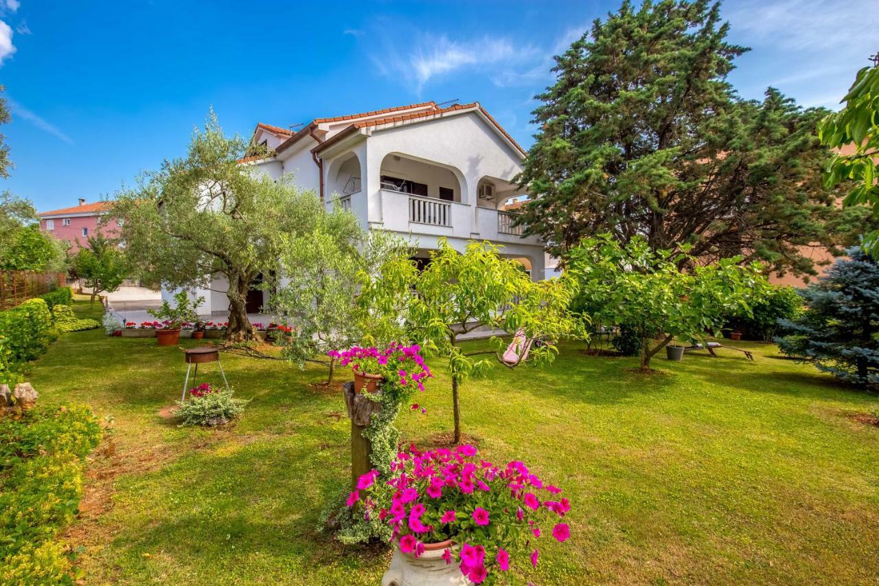 Garden Paradise App Sveti Vid-Miholjice Luaran gambar