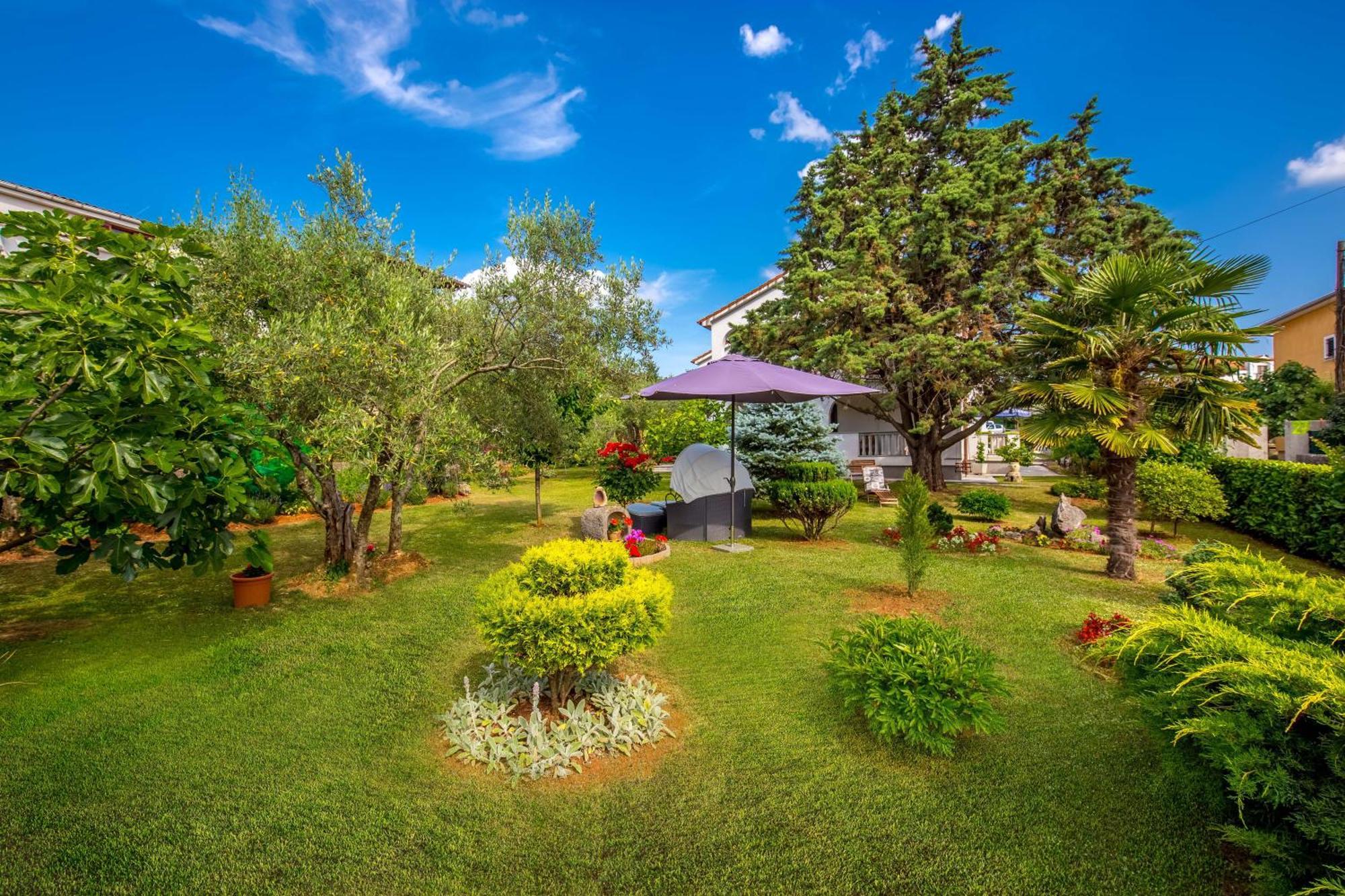 Garden Paradise App Sveti Vid-Miholjice Luaran gambar