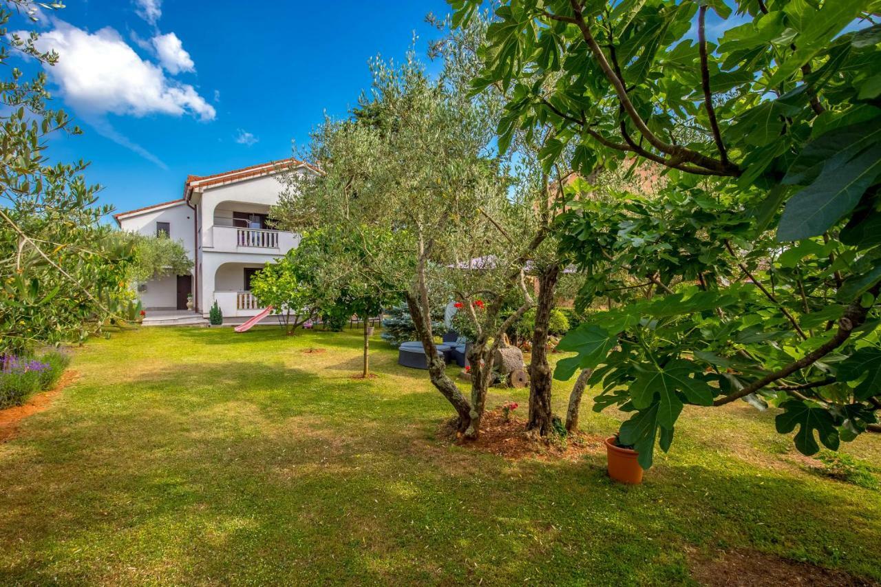 Garden Paradise App Sveti Vid-Miholjice Luaran gambar