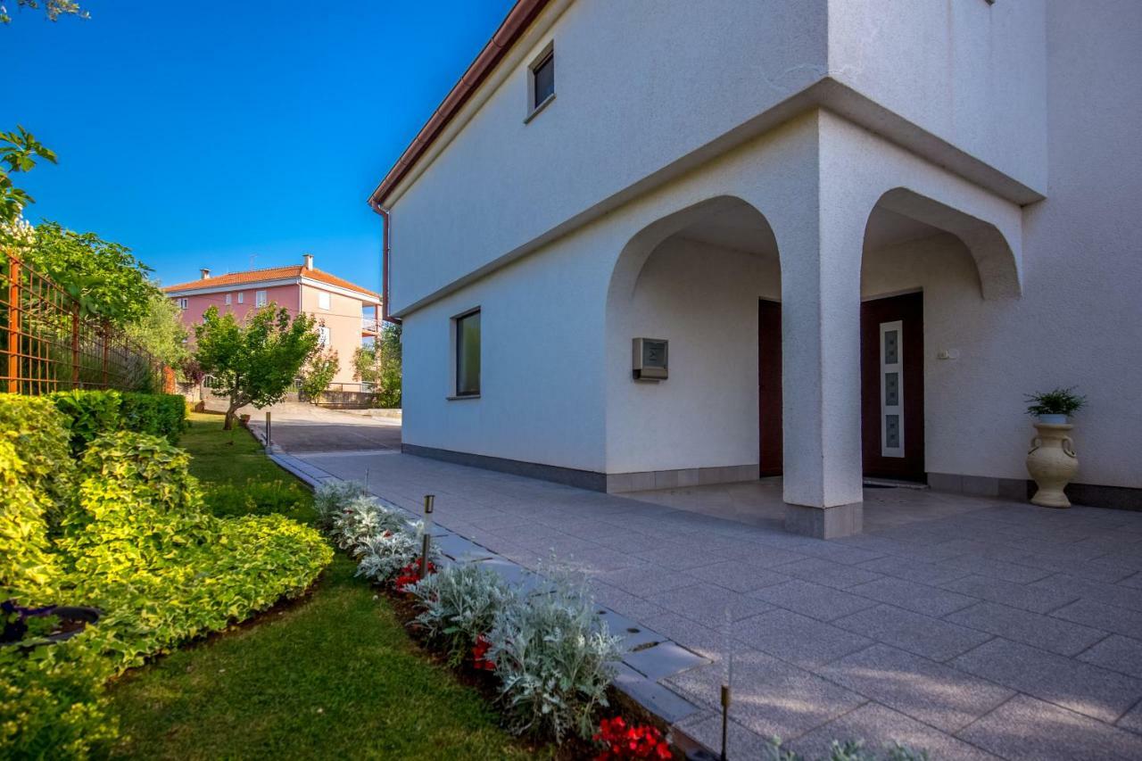 Garden Paradise App Sveti Vid-Miholjice Luaran gambar