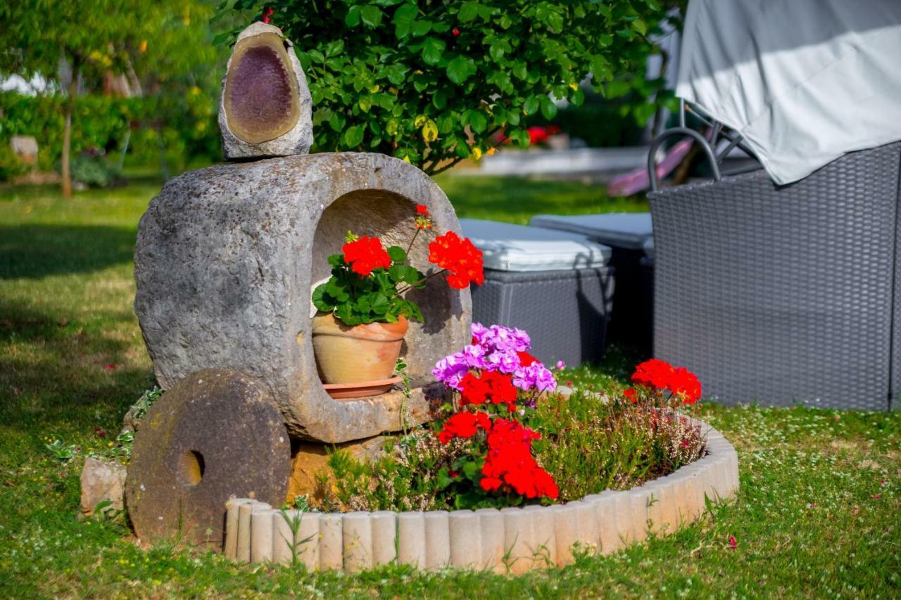 Garden Paradise App Sveti Vid-Miholjice Luaran gambar